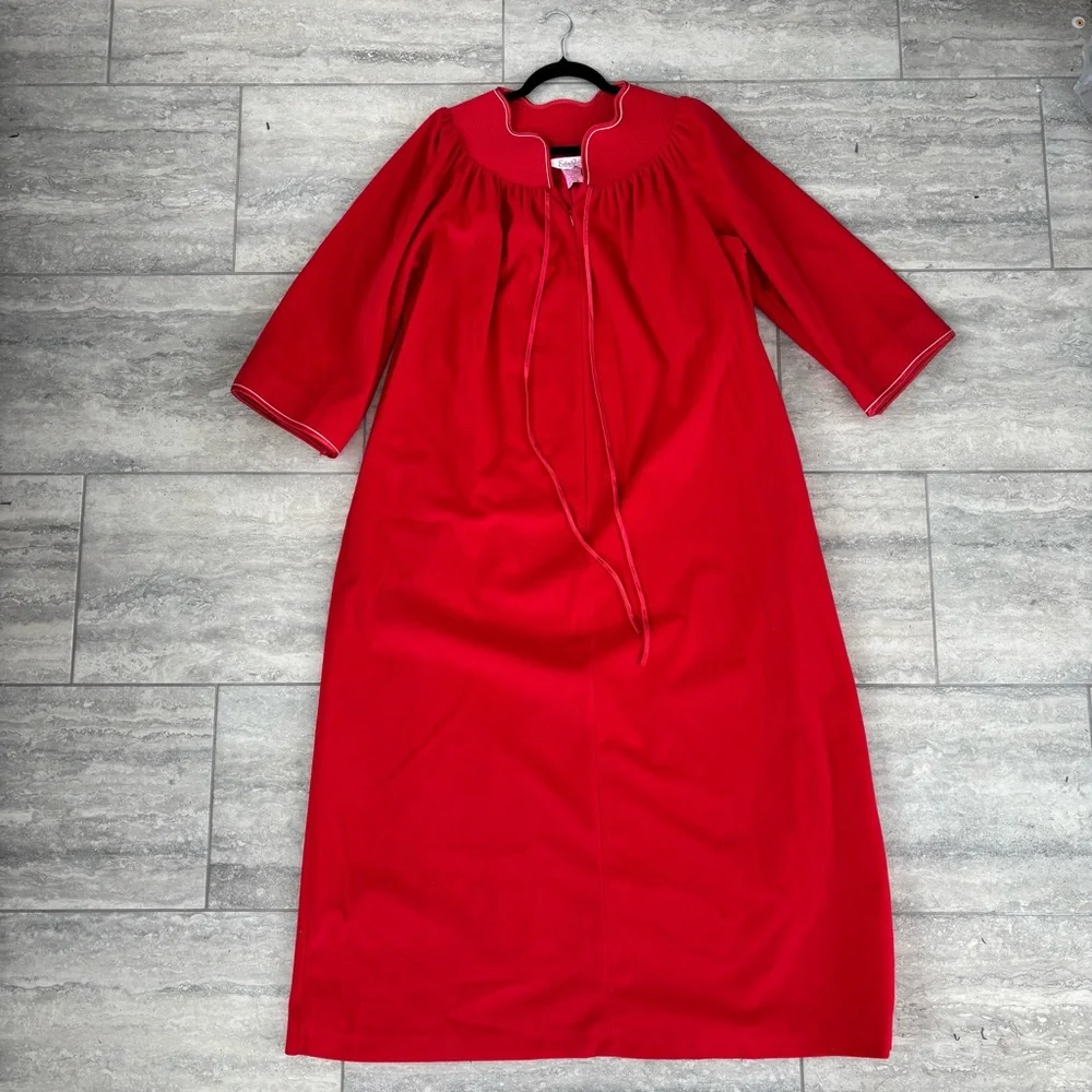 Vtg Retro Evelyn Pearson Womens Long Red Robe Housecoat‎ Scalloped Edge Neck L